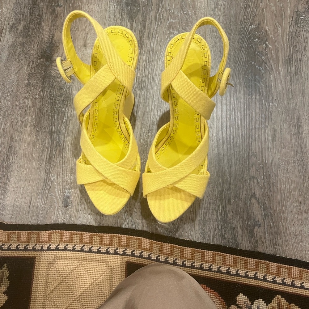 Alice + Olivia Yellow Strappy Sandals